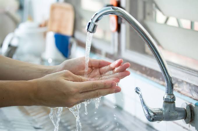 Câmara aprova projeto que proíbe cobrança de tarifa mínima de consumo sobre água e esgoto