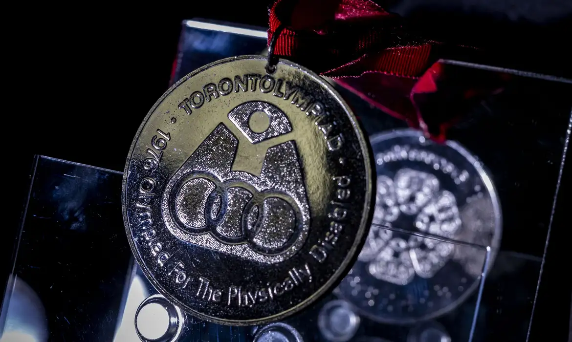 Familiares celebram legado de primeira medalha paralímpica do Brasil