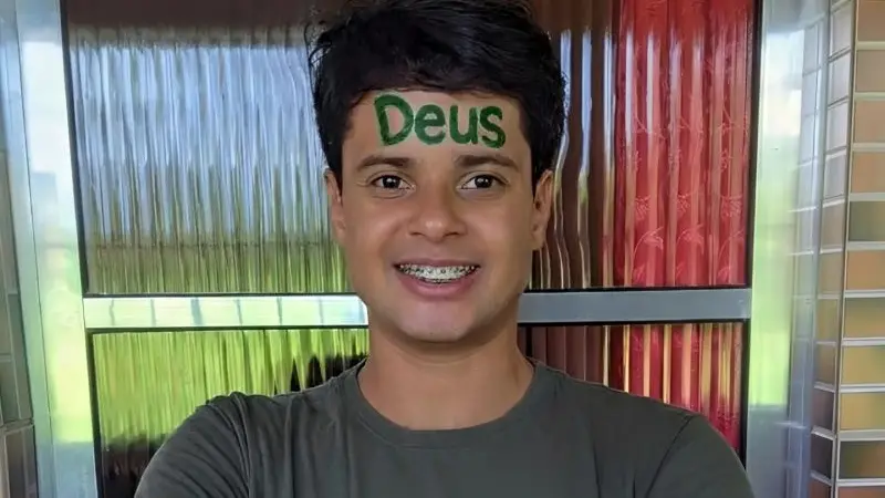 Jovem baiano que passou em 1º lugar em medicina na USP é internado em UTI